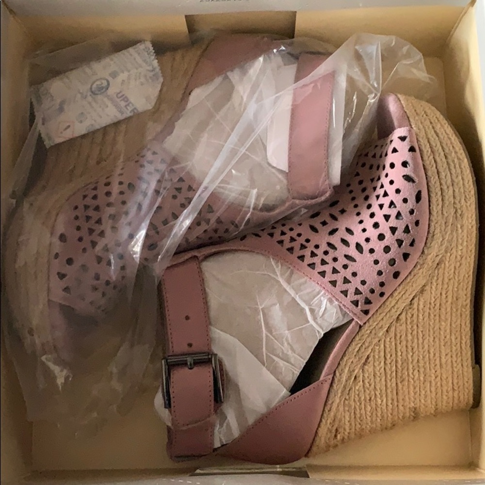Marc Fisher Hasina Light Pink Suede Wedge